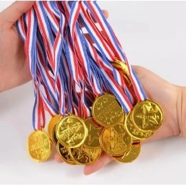 Золотиста медаль WINNER (Переможець)