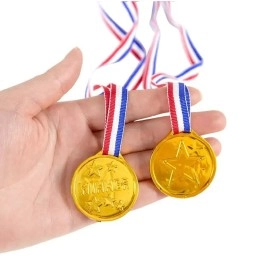 Золотиста медаль WINNER (Переможець)