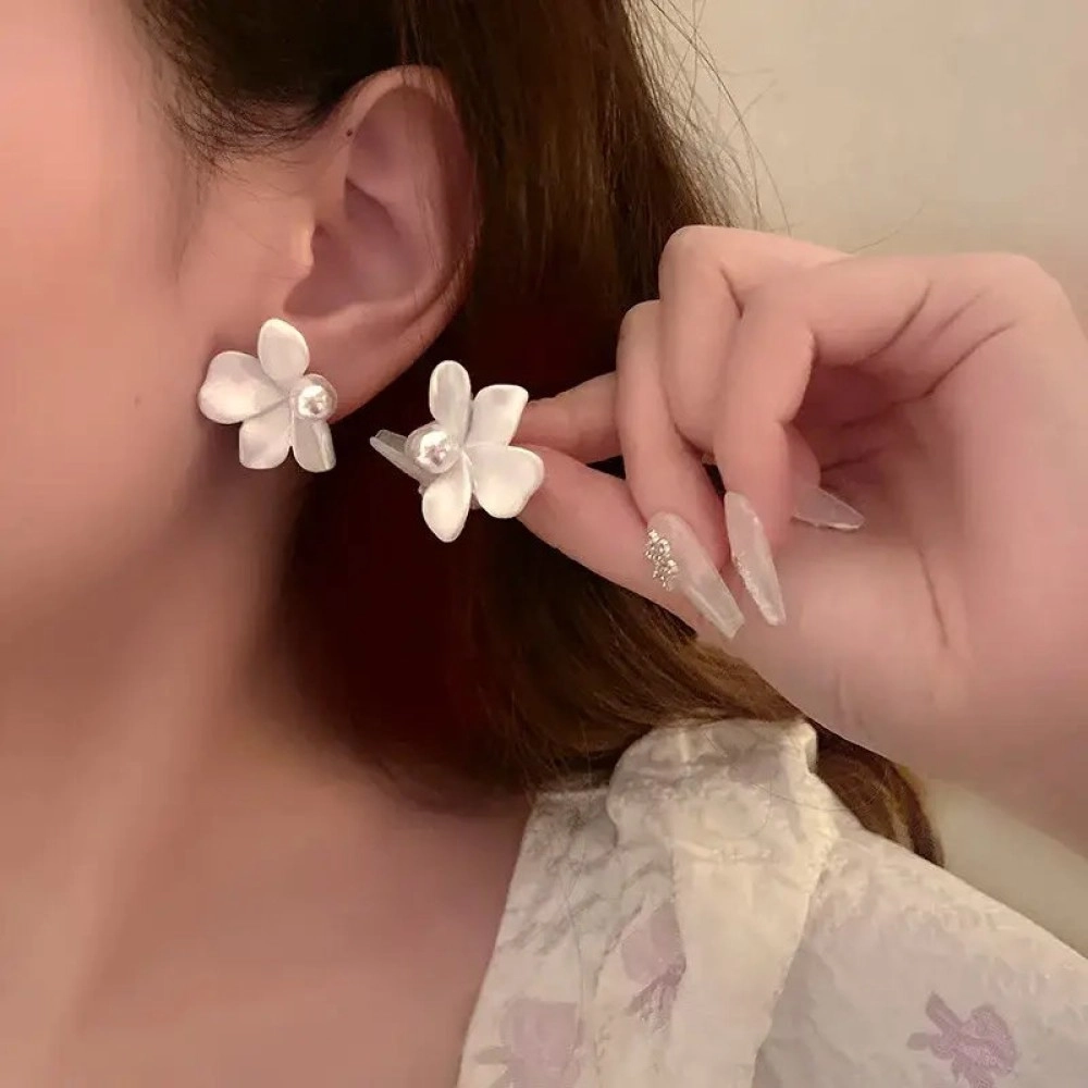 Сережки (Пусети) Білі пелюстки