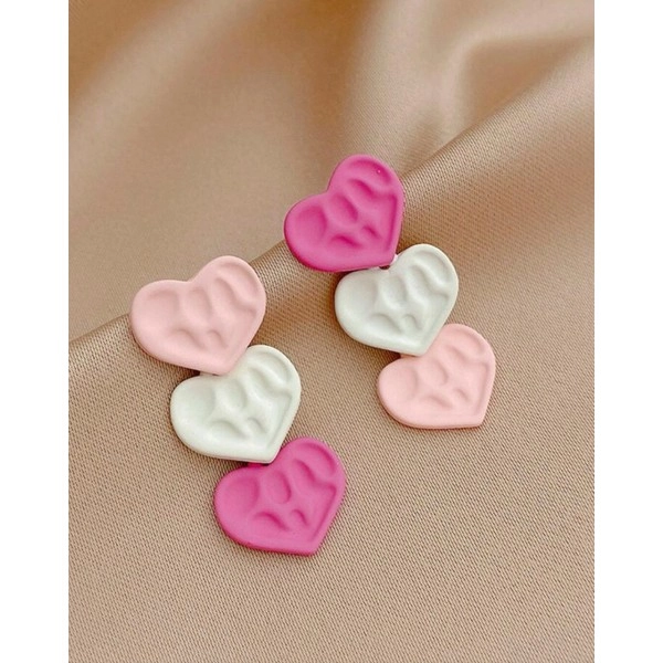 Яскраві літні сережки Сердечка