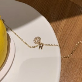 Браслет з підвіскою-літерою Н
