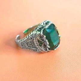 Чоловічий перстень-каблучка Візир з зеленим каменем